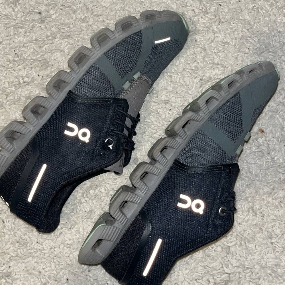 On Women's Black and Gray Athletic Shoes
